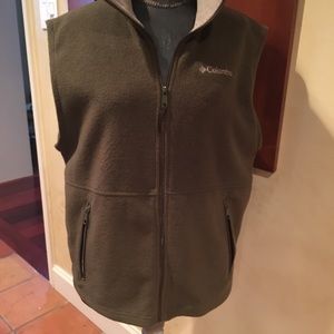 Men’s Columbia fleece vest medium